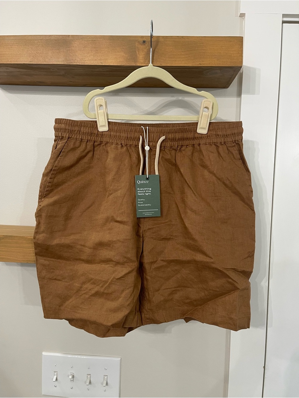 NWT Quince 100% European Linen Drawstring Beach Shorts - 7"
